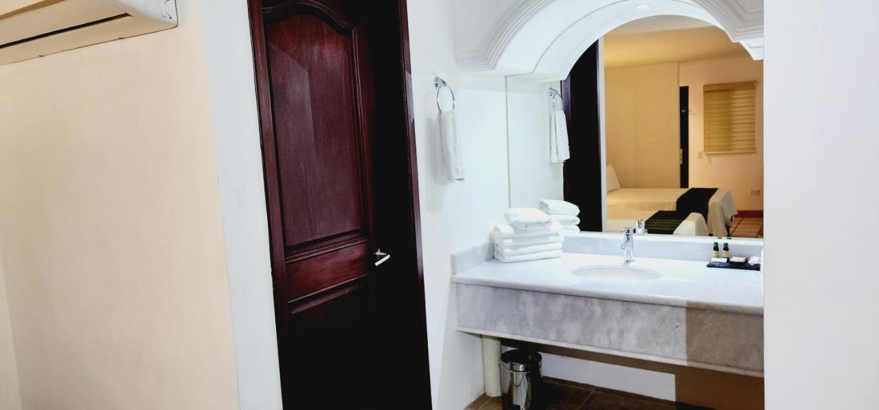 Hotel Boutique Plaza Doradas San José del Cabo エクステリア 写真